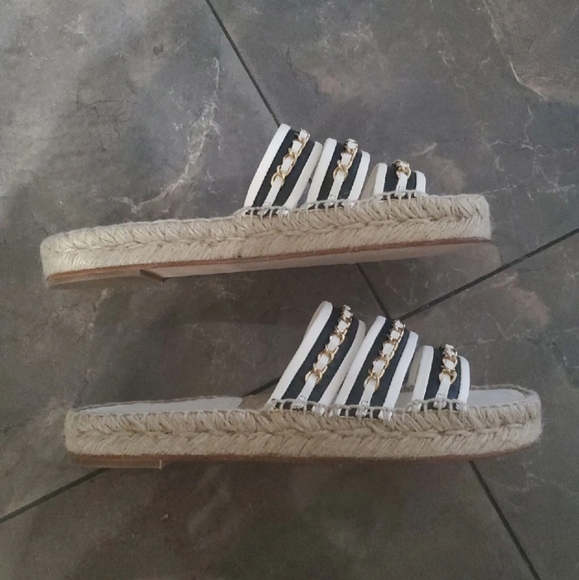 Chanel Link Accent Mules - Picture 5 of 7